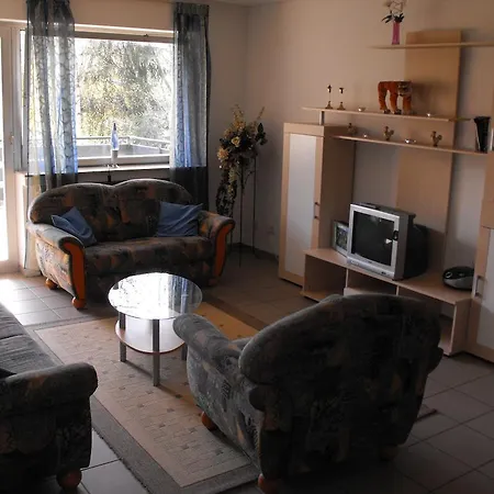 Ferienwohnung Goman ベルクハイム