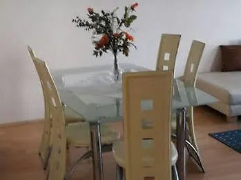 Ferienwohnung Goman アパート ベルクハイム