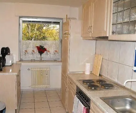 Ferienwohnung Goman ベルクハイム